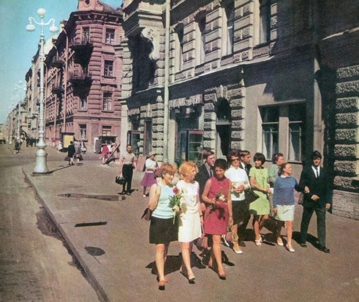 Всем, здравствуйте. Сегодня прочитал одну интересную статью, на тему СССР, называется статья так - «В СССР входила Германия»: молодежь бывших советских республик забыла историю.-3