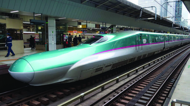 Современный скоростной поезд «Синкансэн»