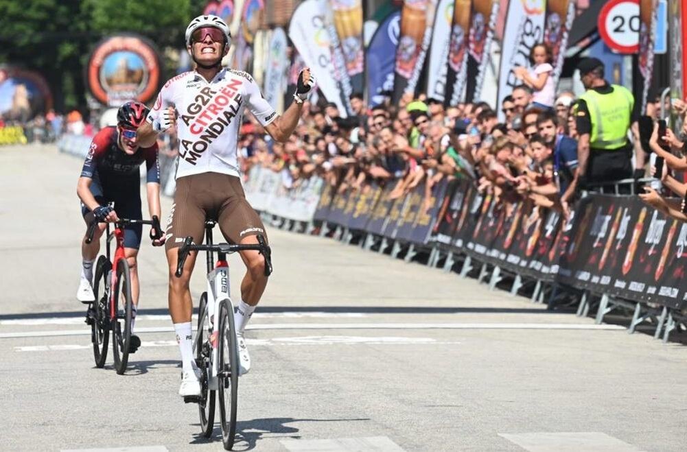Троншон и Сиваков на финише. Фото: pelotonpost.com