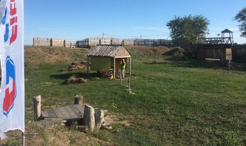     Ландшафтный пожар перекинулся на музейный комплекс. Фото: группа музея в "ВК"