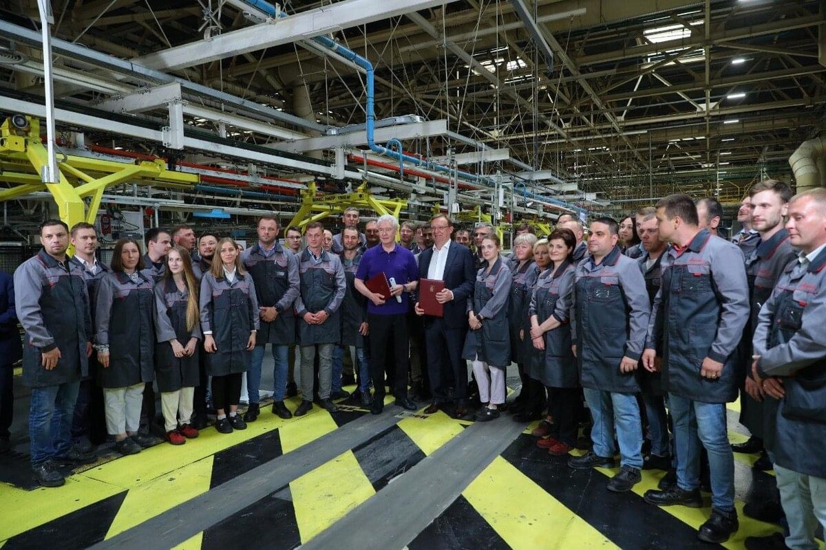 Встреча без галстуков и пока без автомобилей. 