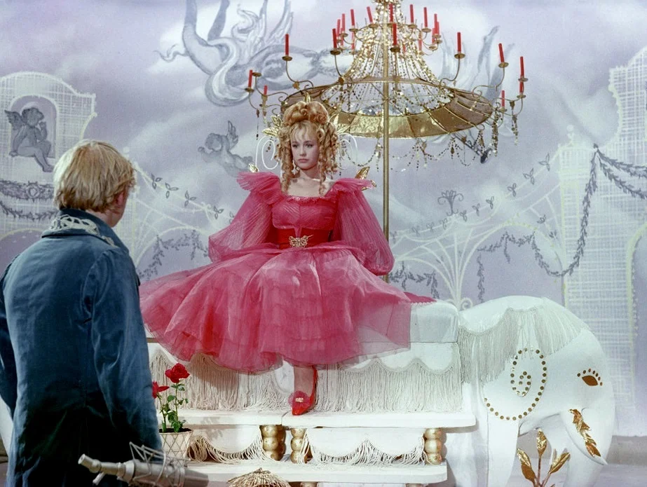 Кадр из фильма "Старая, старая сказка" (1968)