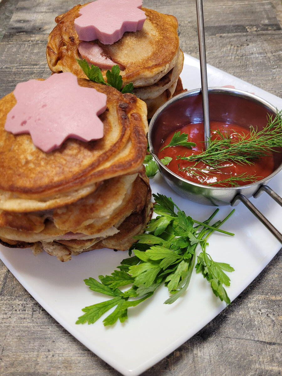 Фото автора.Оладушки с колбаской!