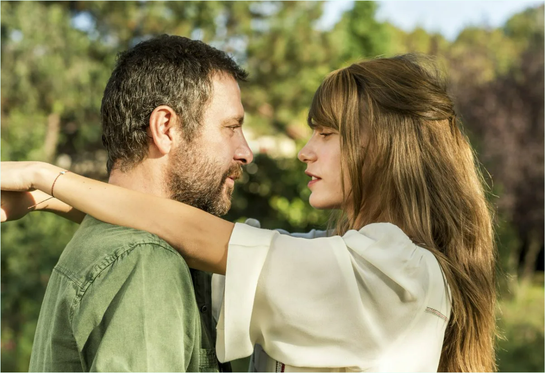 Демет оздемир. Чужая турецкий сериал 2021. Дастан турецкий сериал. Doğduğun ev kaderindir турецкий сериал. Серенай сарыкая.