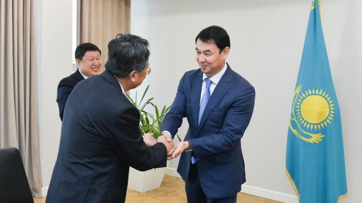    Фото: Gov.kz Август Макаров