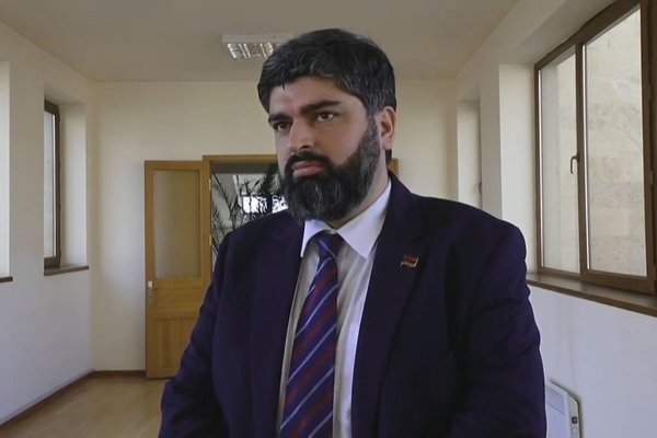 В проведении параллелей между Голанами и Арцахом следует проявлять осмотрительность . Подобное мнение выразил NovostiNK депутат Национального собрания Армении от правящего блока “Мой шаг” Микаэл Золян. 
