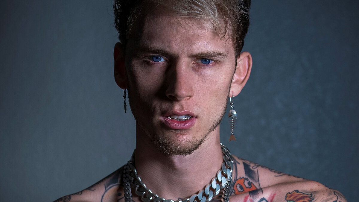 Machine Gun Kelly и его пластинка Hotel Diablo — ностальгическая разминка  перед сентябрьскими концертами в России | Mixed Arts | Дзен