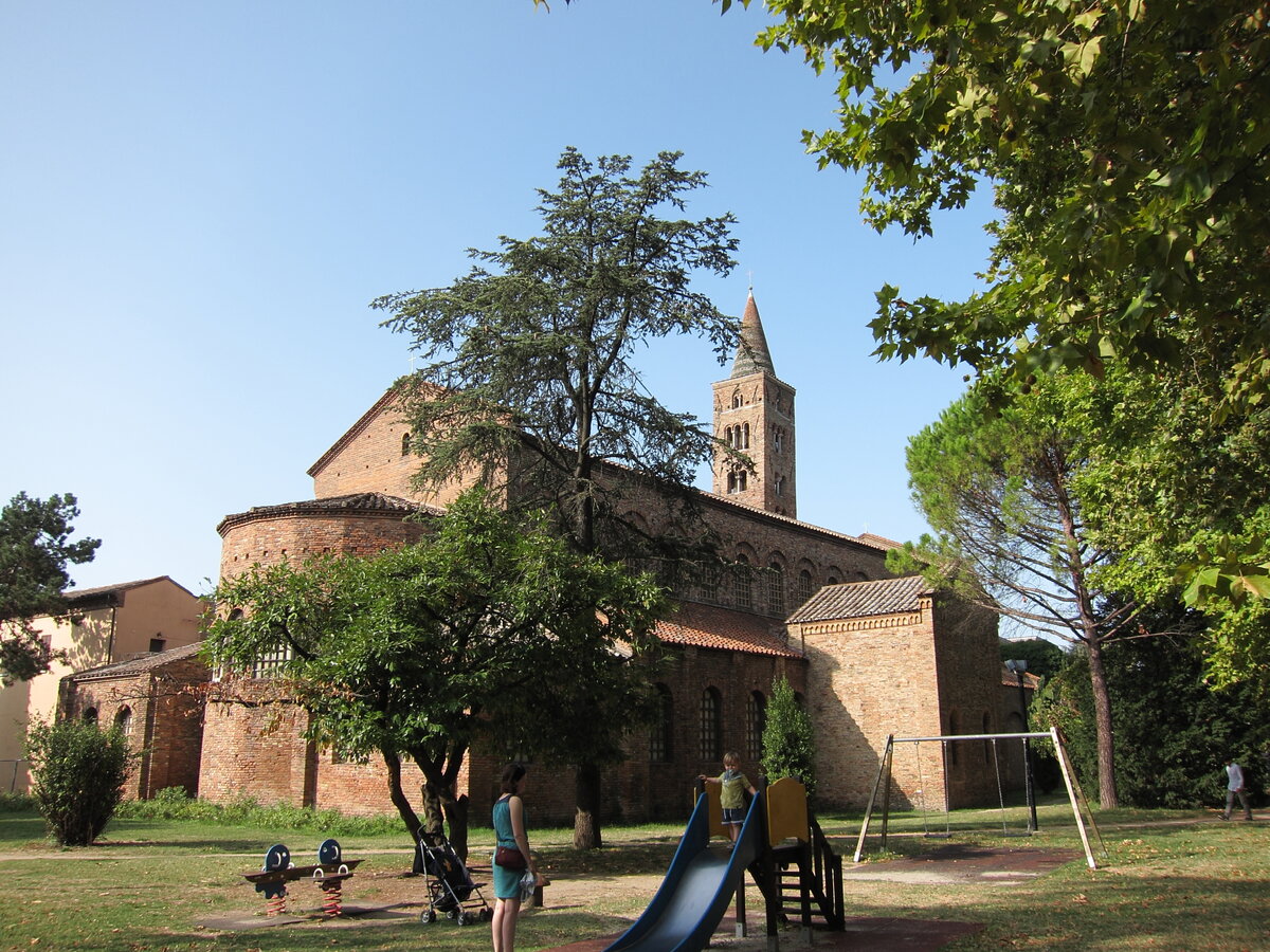 2. Базилика Святого Иоанна Евангелиста