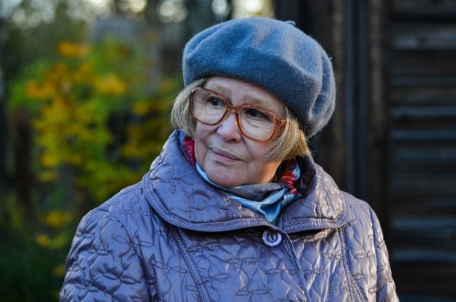 Марина Неёлова в фильме «Осенний марафон». Кадр из фильма