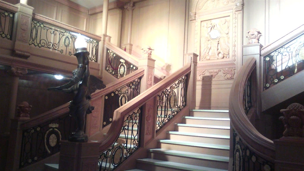 Парадная лестница на корабле