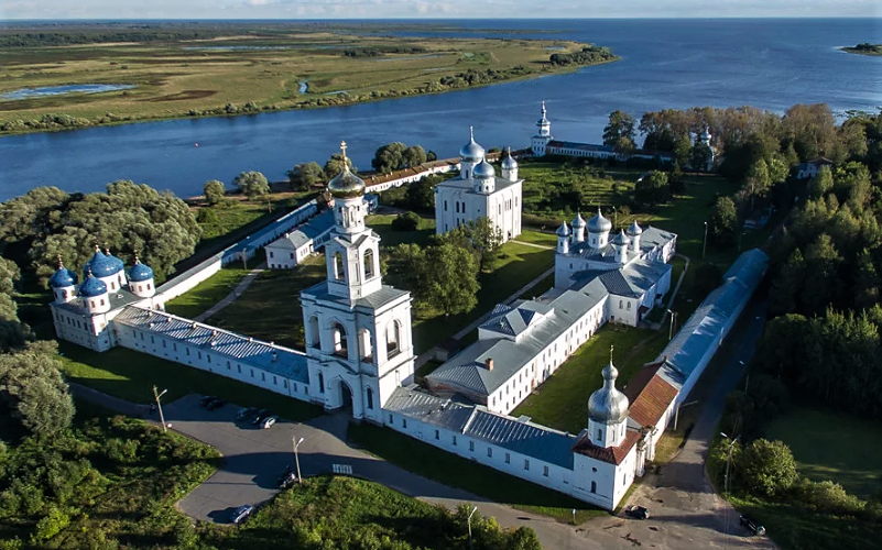 Юрьев монастырь в Новгороде. Фото из Яндекс.Картинки