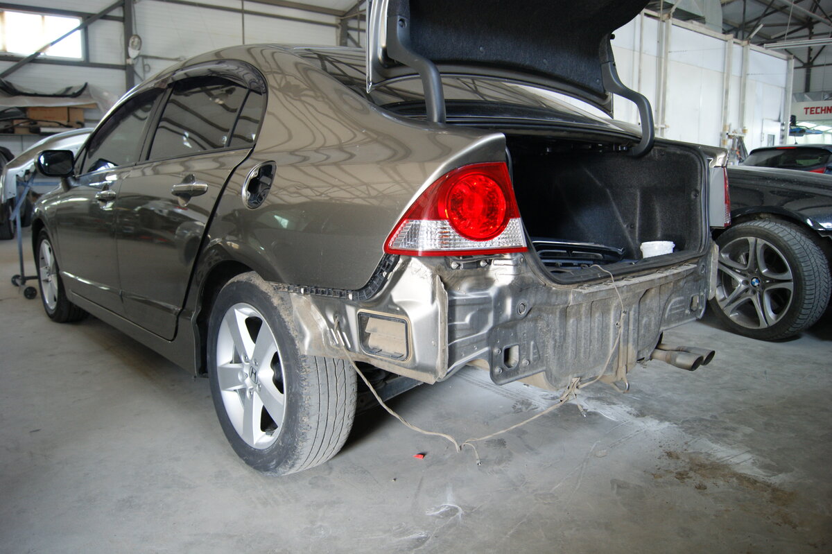 бампер задний honda civic 4d 2008