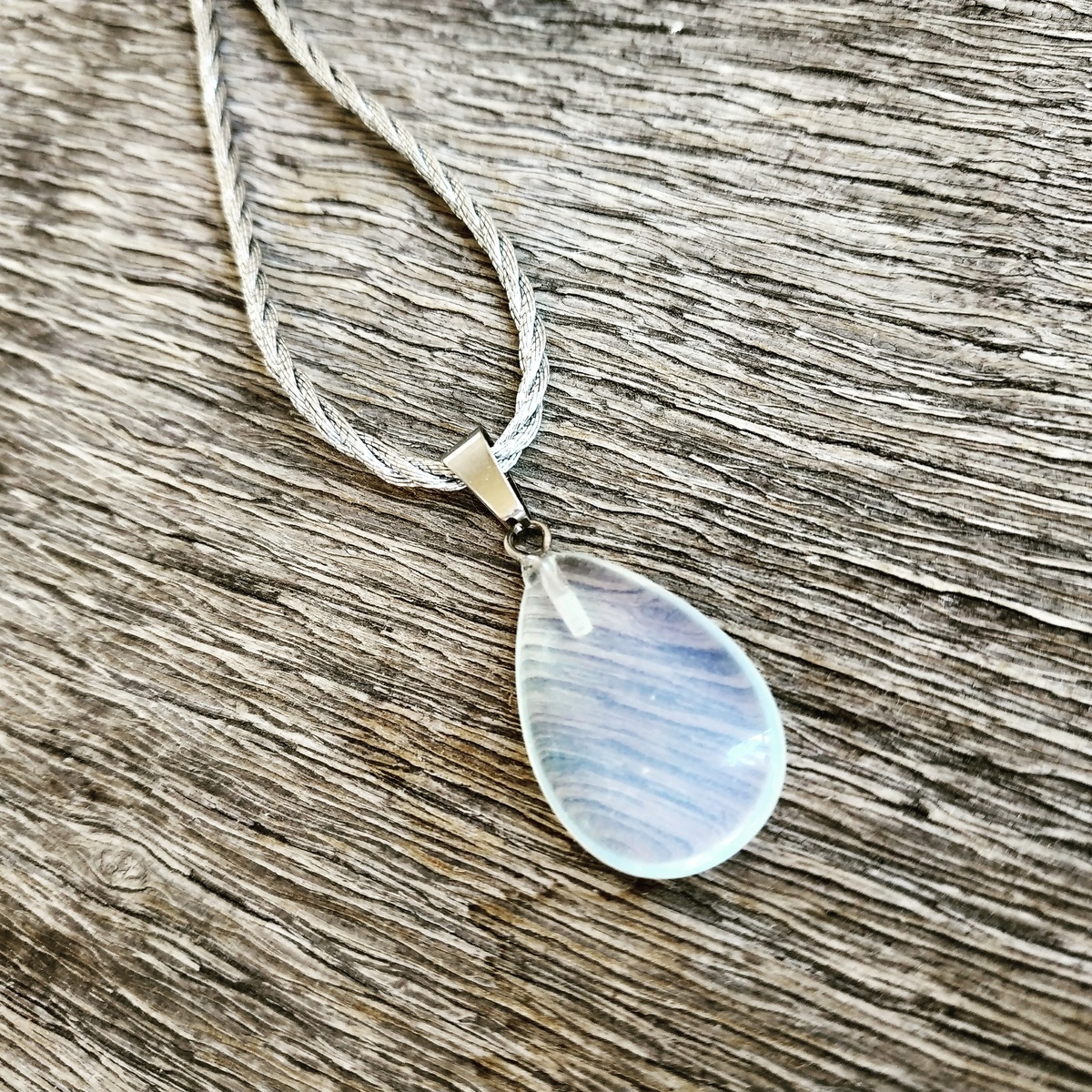 Украшение с лунным камнем