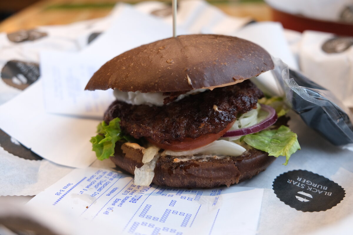 Насколько успешен ресторанный бизнес Тимати. Зашел в Black Star Burger, а народу совсем нет