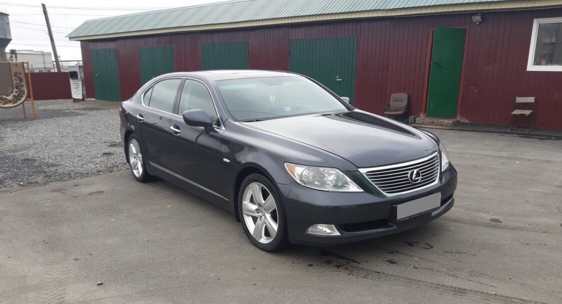 Lexus LS600hl