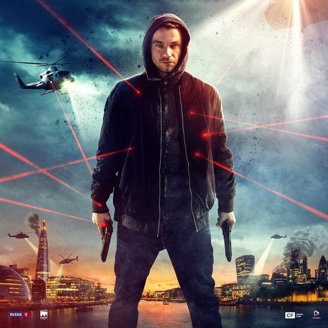 У кого при виде этого постера в голове не заиграла музыкальная тема из "007", тот... просто запамятовал, как звучит эта тема. 