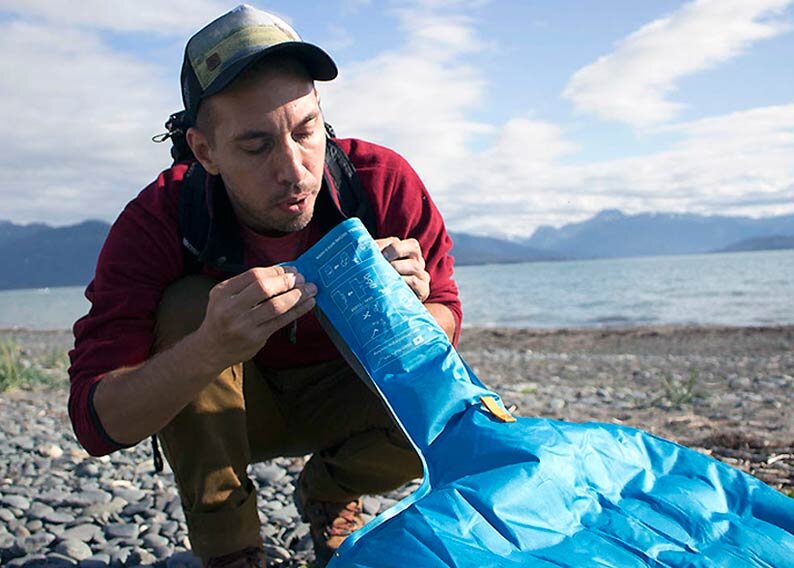 Сотовая технологии AirPad 2+ позволяет надуть туристический коврик Windcatcher сделав несколько дыханий, причём без касания материала мешка губами.