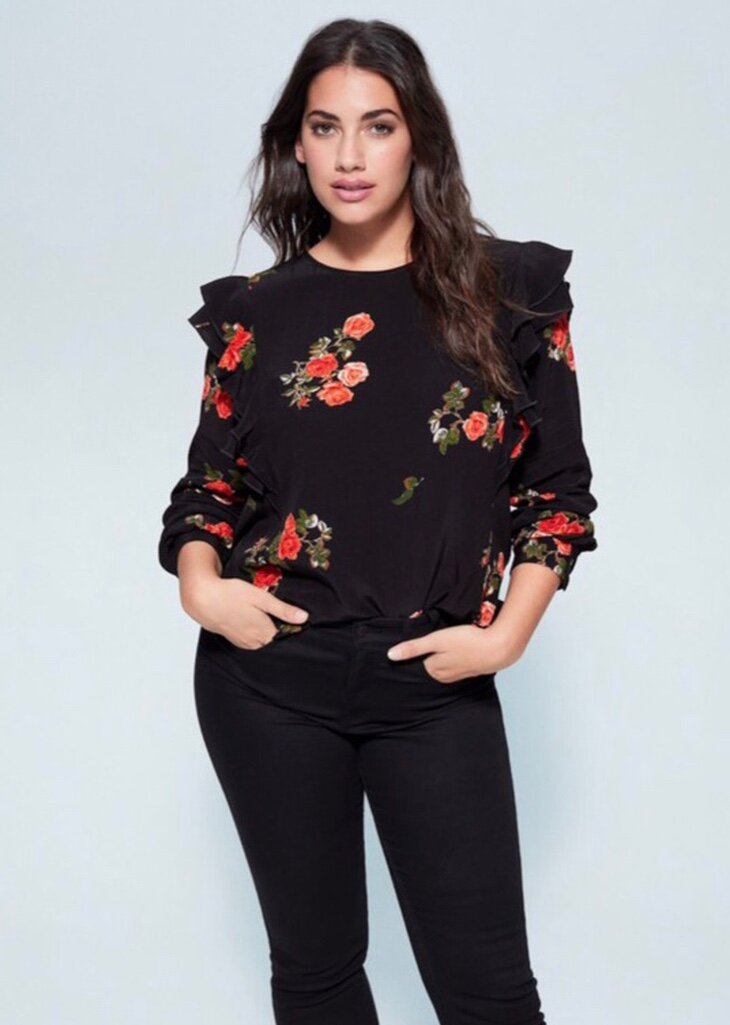 Распродажа в Mango: 10 любимых образов больших размеров - блузка. Фото: mango.ru