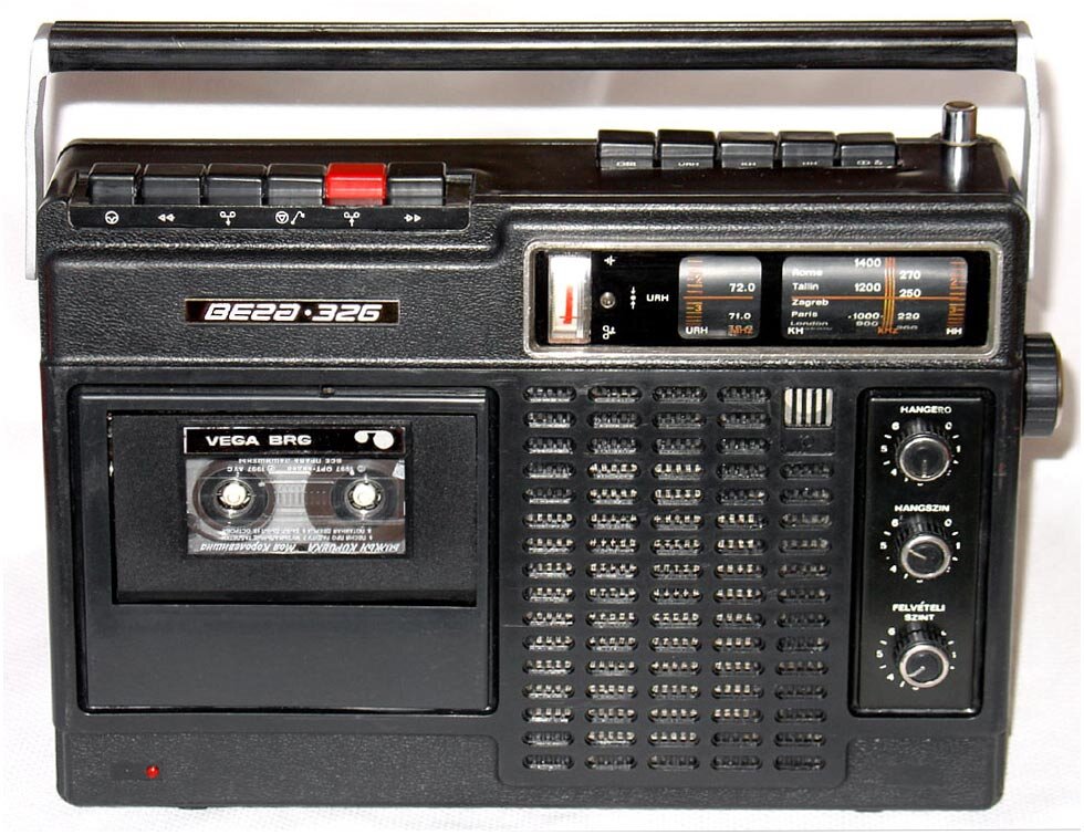 Магнитола "Вега-326".Для просмотра листайте галерею.