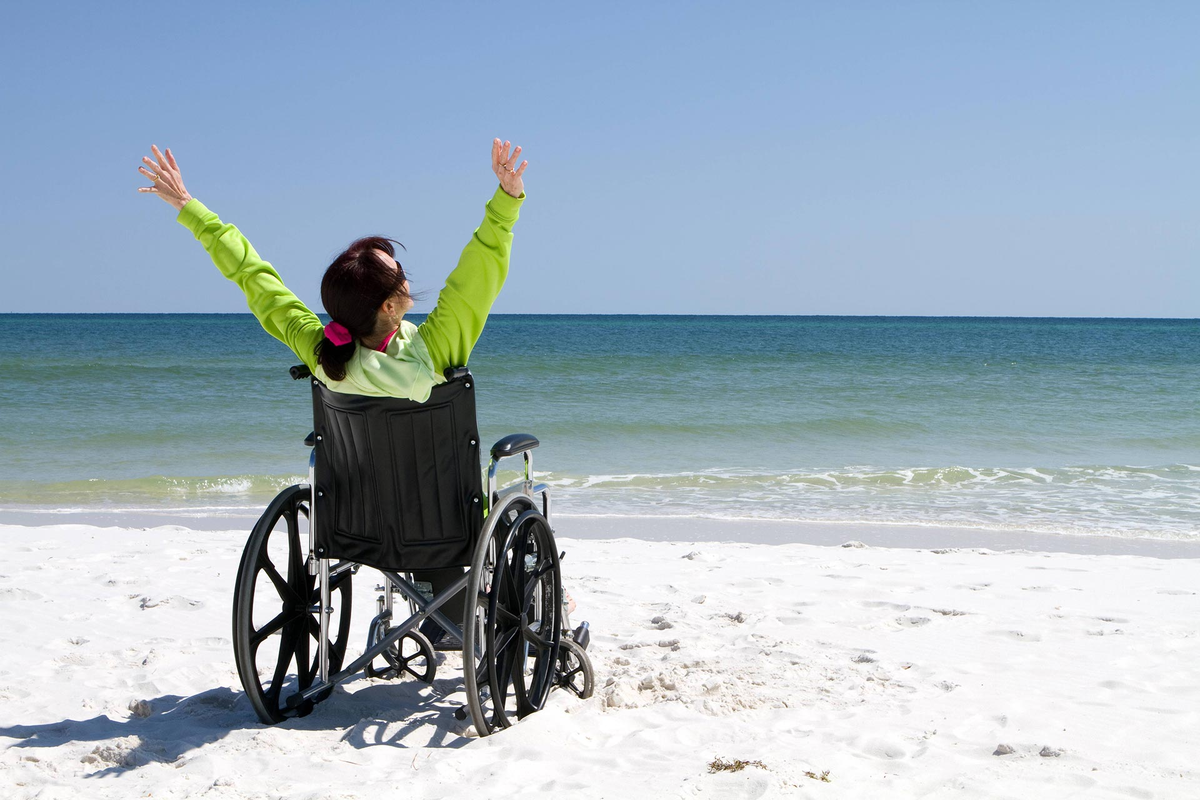 Какие путевки дают инвалидам. Инвалиды. Человек в инвалидной коляске. Коляска для инвалидов. Люди сограничеными возможностями.