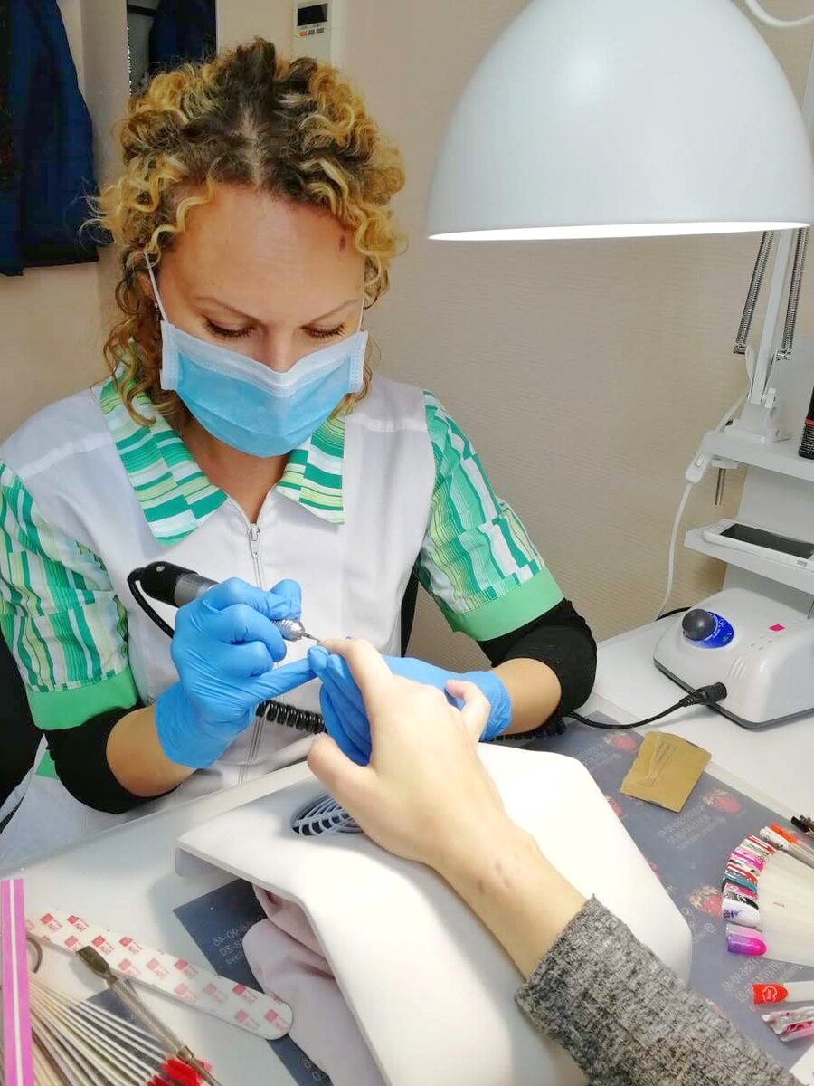 За работой. Скоро перееду работать домой.