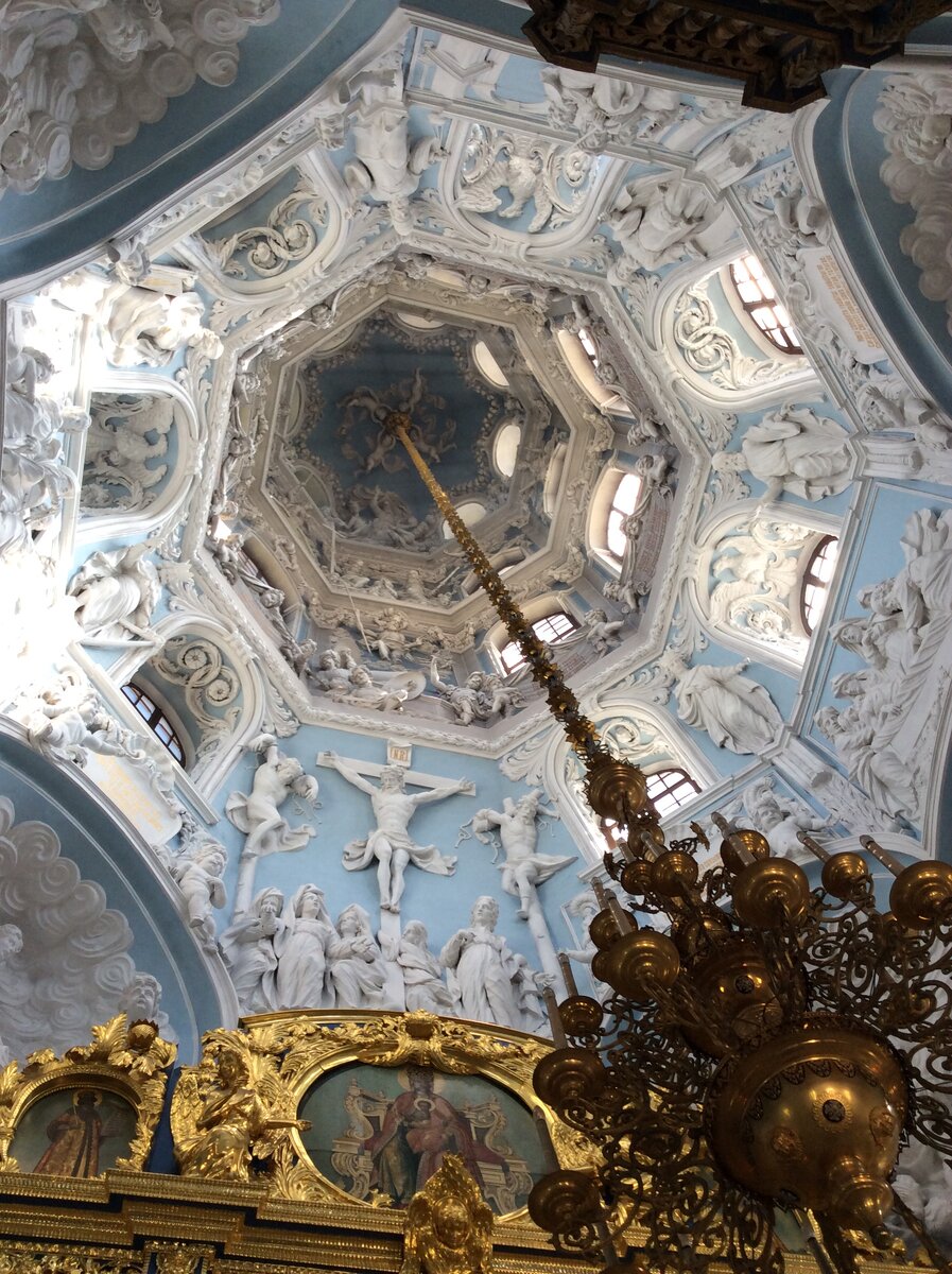 Знаменская Церковь Дубровицы внутри