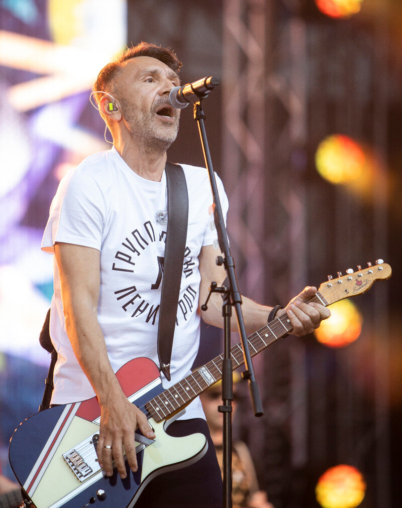 Сергей Шнуров на концерте https://ru.wikipedia.org/