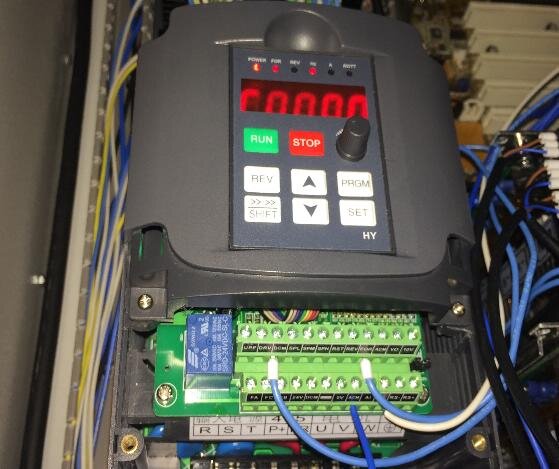 Intek преобразователи. Частотный преобразователь vfd055e43a. Частотный преобразователь hy02d223b. Частотник для шпинделя 2.2 КВТ. Блок управления ЧПУ NS-400.