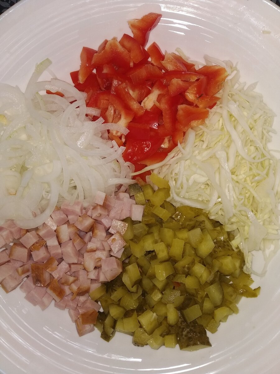 Салат перед перемешиваем