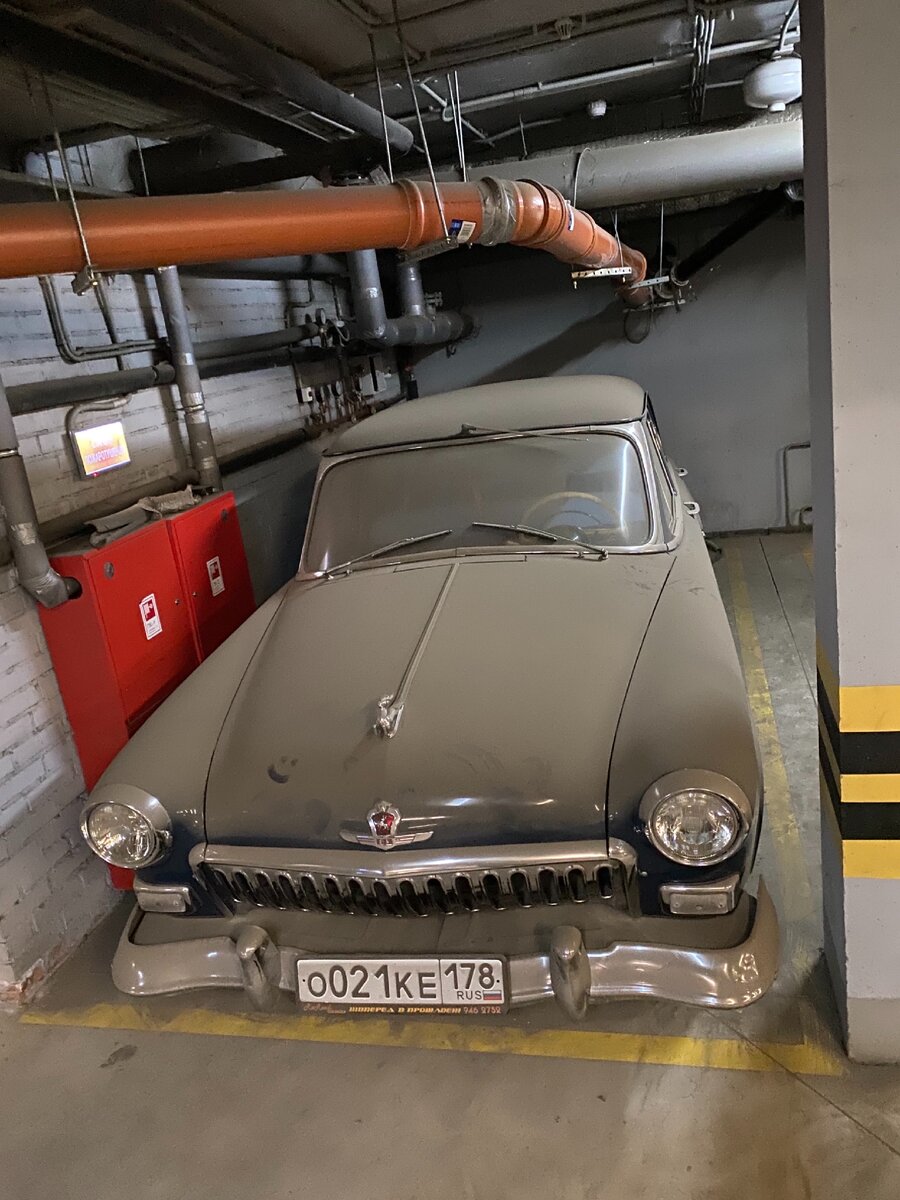 Очень красивый и ухоженный автомобиль...