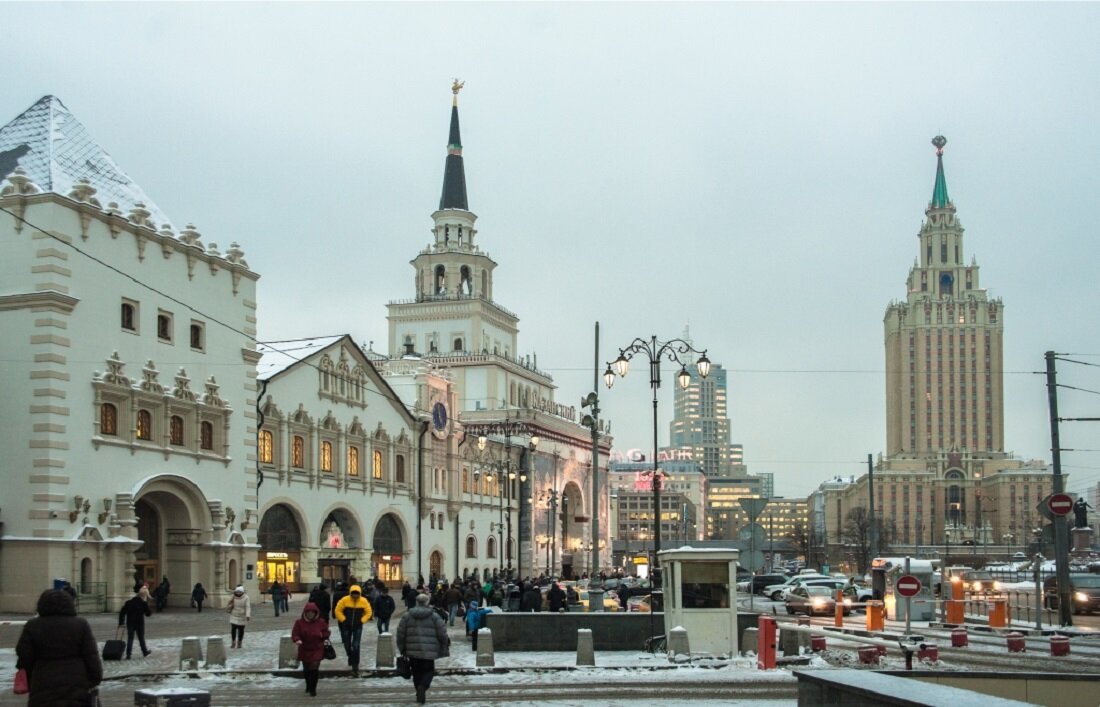 Площадь вокзалов в москве. Площадь 3 вокзалов в Москве. Комсомольская площадь три вокзала. Три вокзала Казанский Ленинградский Ярославский. Комсомольская площадь Москва Комсомольская площадь Москва.