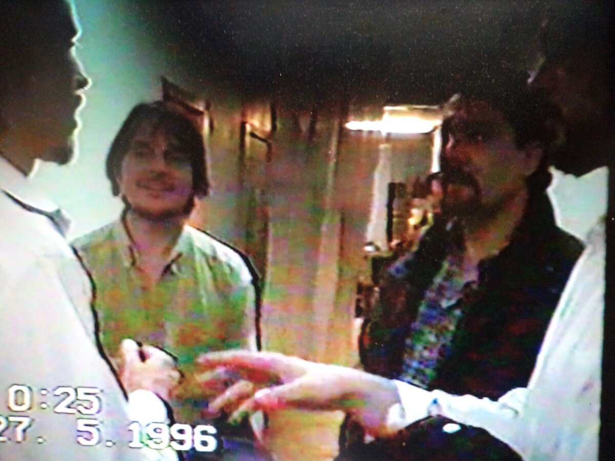 (Горячие аргентинские парни.)