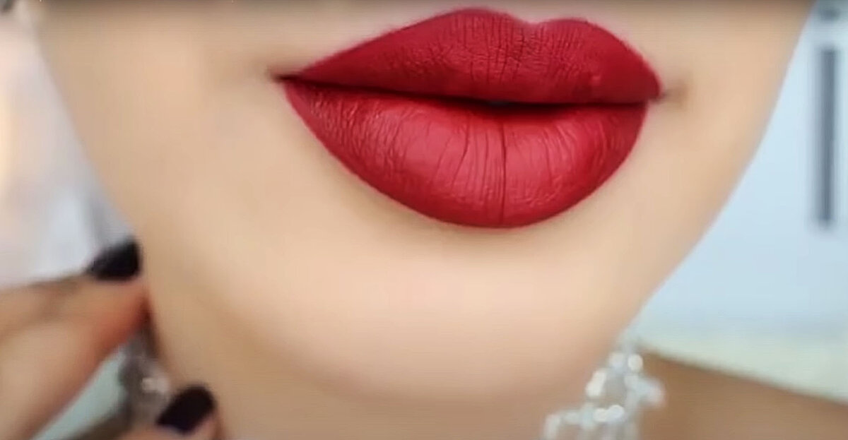 Губы, накрашенные помадой