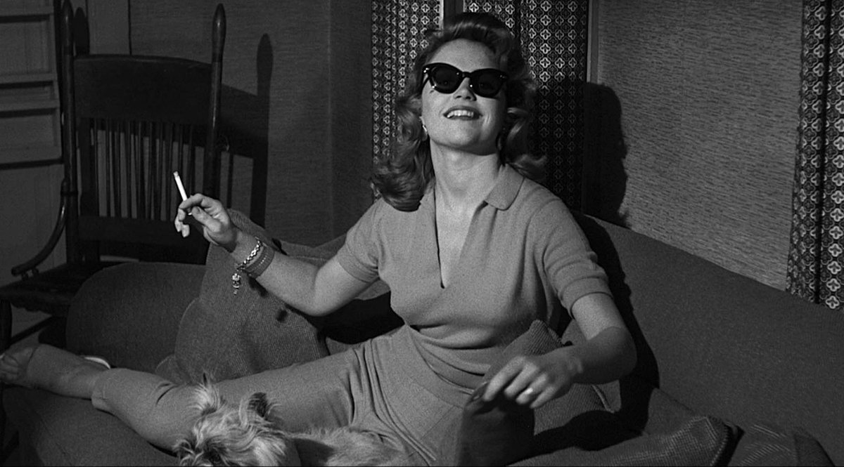 В год выхода фильм надела много шума из-за неоднократного использования слов "сперма", "изнасилование", "трусы", "контрацептив" и др.- Кадр из фильма "Анатомия убийства", 1959 г.