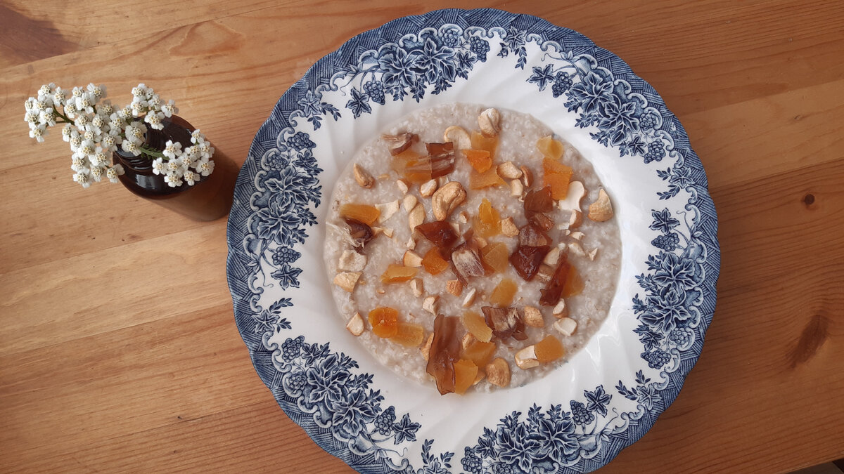 завтрак в английской тарелке