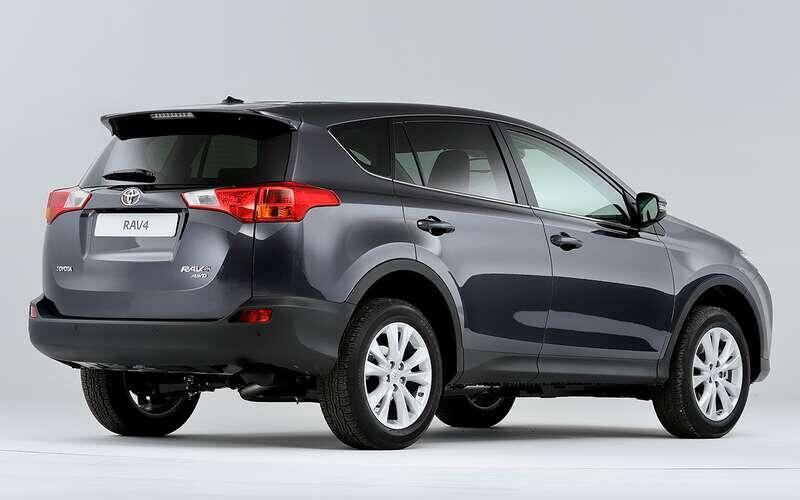 А вот любителям активной езды он не подойдет — это касается как настроек шасси, так и динамики.