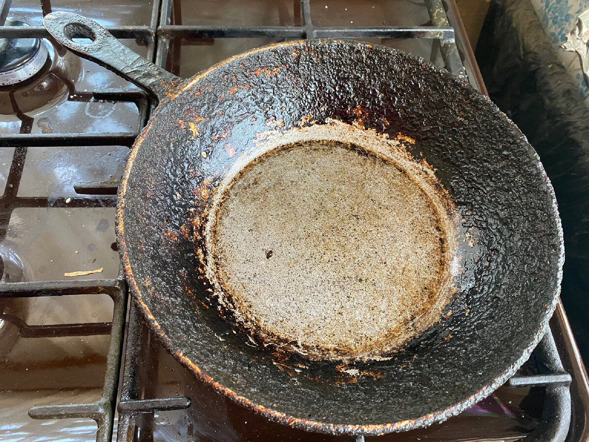 Чугунная сковорода  