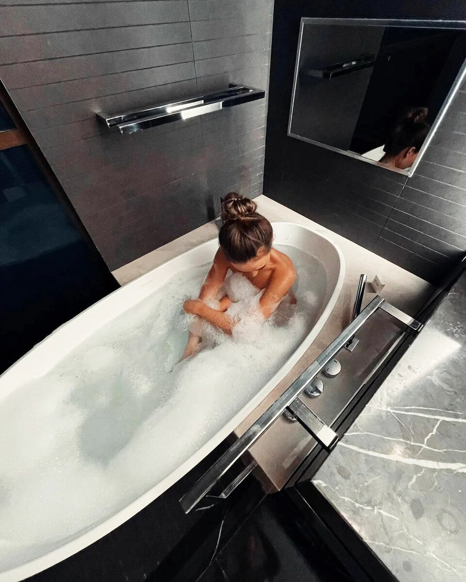 Ванна полуостровная. Яндекс поиск.