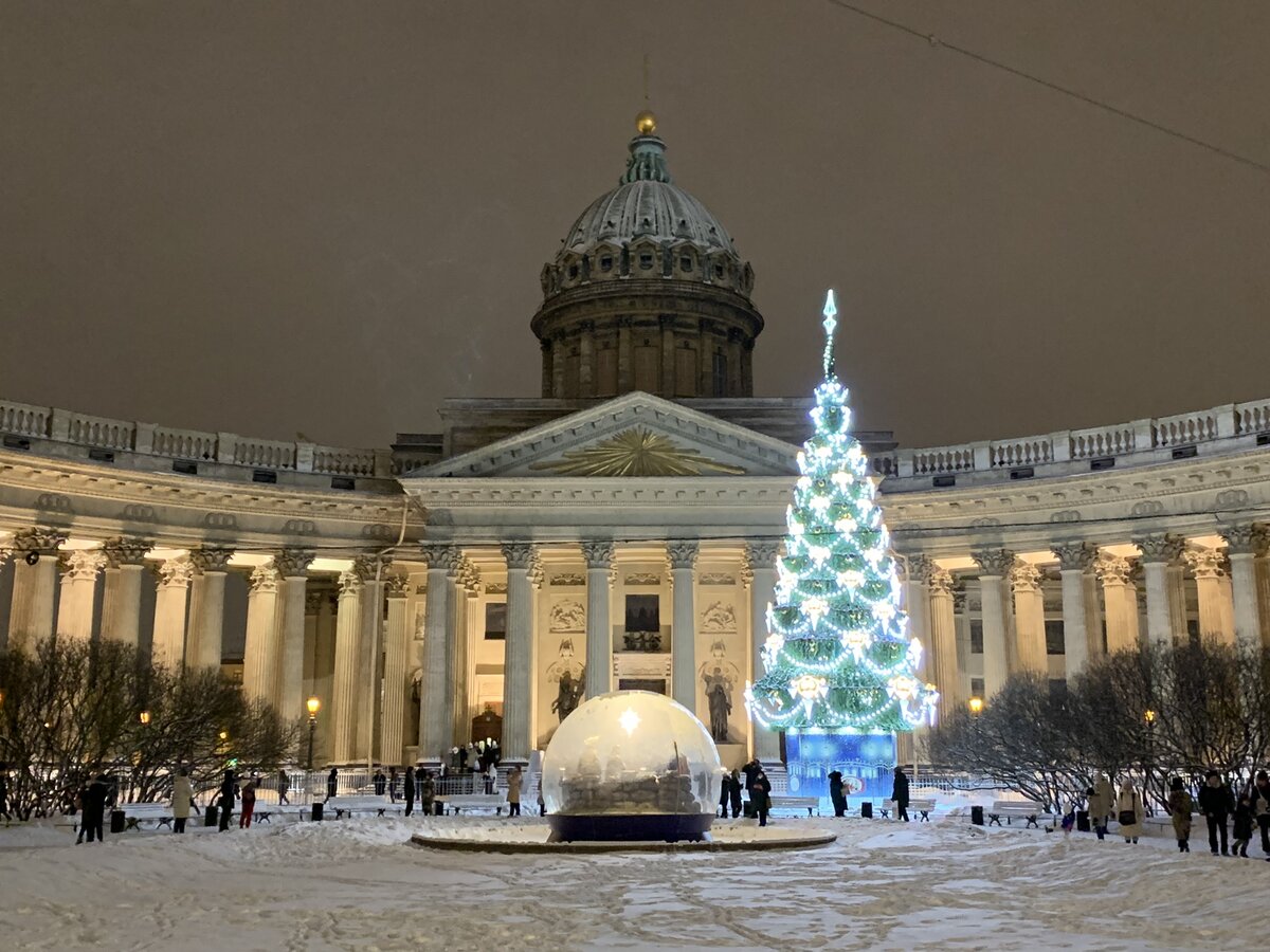 Казанский собор в Санкт-Петербурге зимой