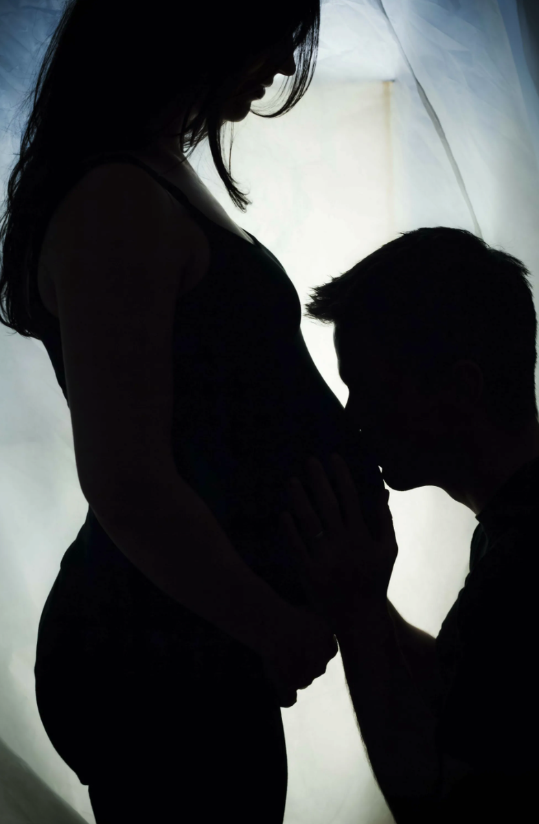 Беременность - это на самом деле офигенное время для пары и лично для парня/мужчины. Это еще более глубокий уровень чувств и новых немыслимых приятных ощущений. Не стесняйтесь брать отгулы и дни за свой счет, чтобы побыть вместе с любимой и насладиться незабываемыми моментами.