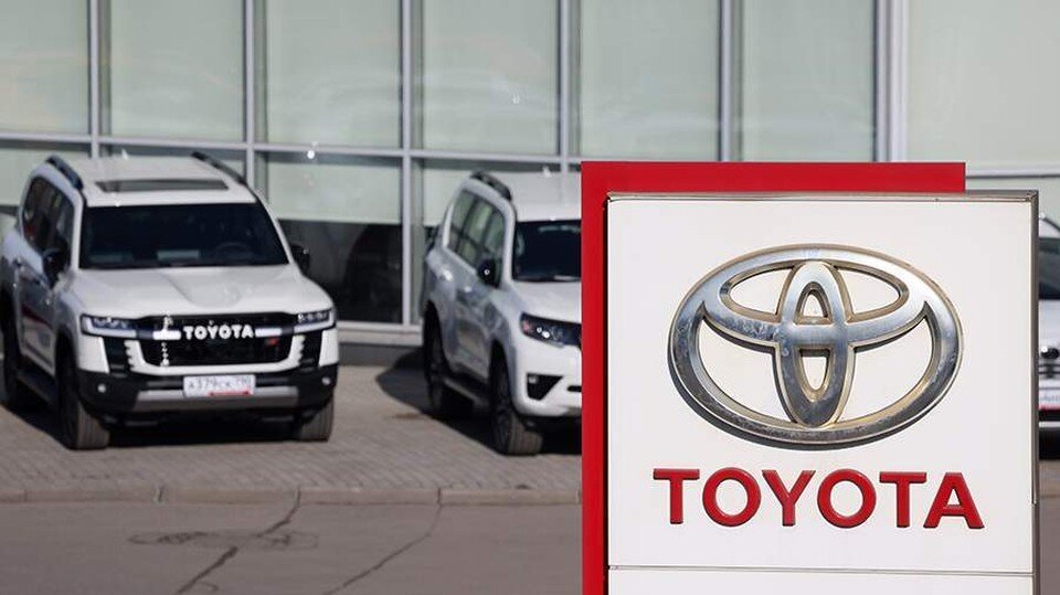     Toyota не планирует уходить с российского рынка. Фото: ТАСС/Михаил Метцель