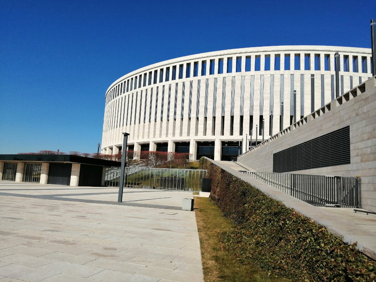 Стадион в парке Краснодар (Галицкого).