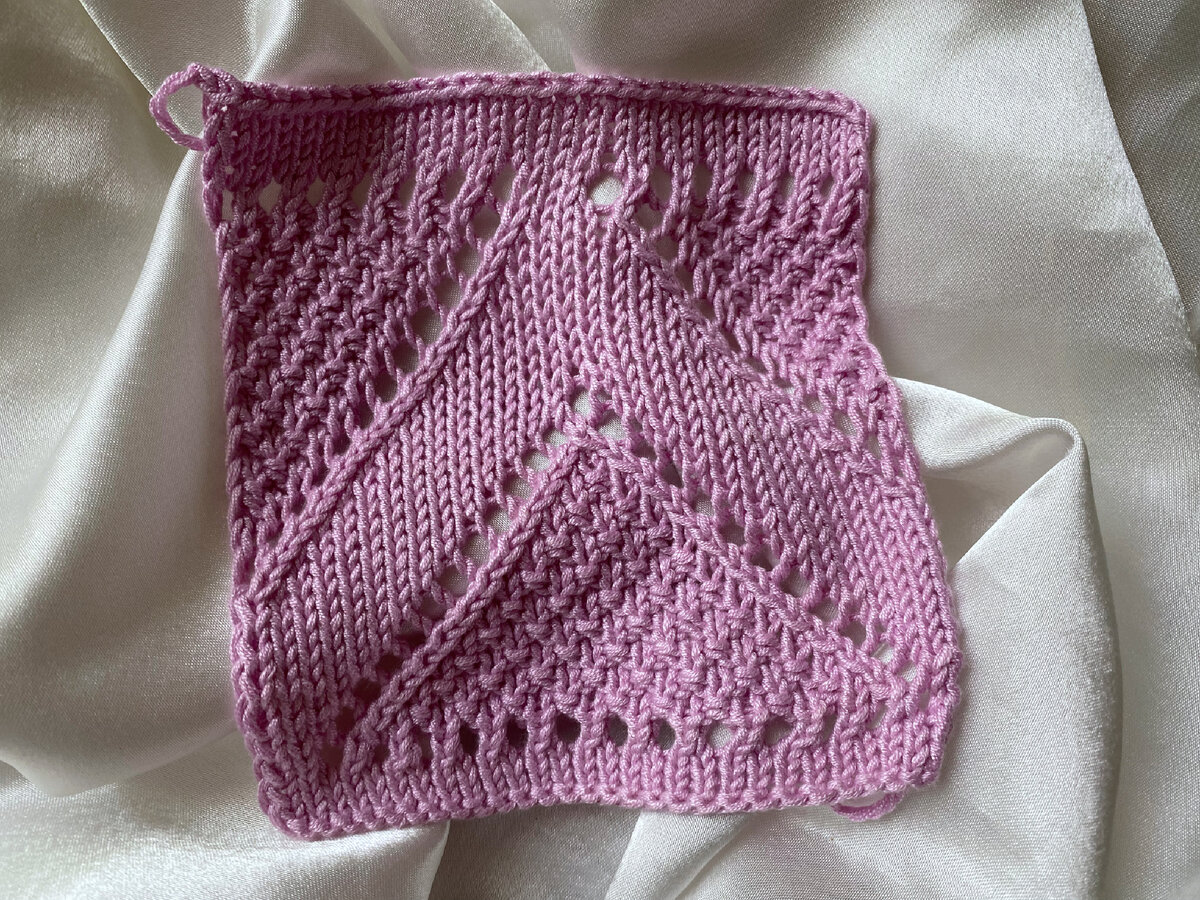 геометрический узор отлично подойдет для летнего пуловера