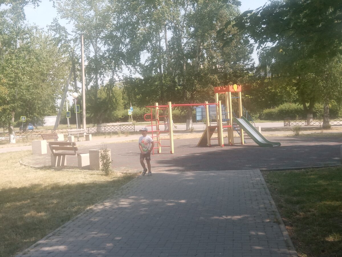 Часть современного общественного пространства, где могут отдыхать дети и взрослые