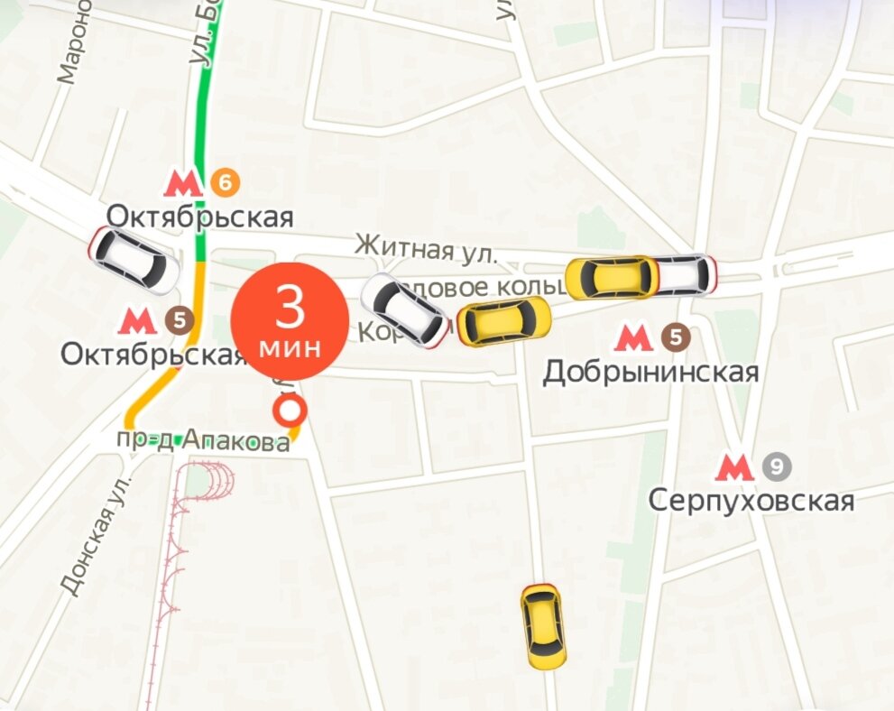 Свободные авто совсем рядом, но ко мне едет издалека