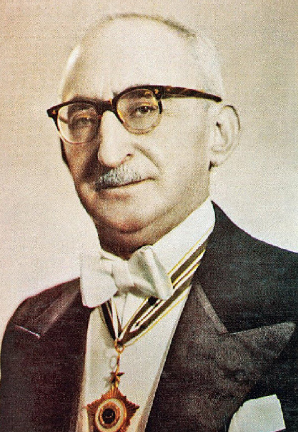 На фото: Али Нихат Тарлан.