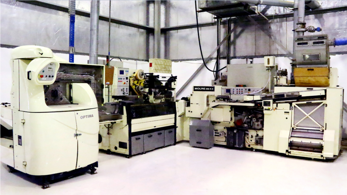 Cigarette Making Lines Molins MK-9 Cigarette Maker with Max S
Cigarette Maker MK-9.5 Tobacco Cigarette Making Machine

Filter Attachment Hauni Max – S Filter Assembler with Mass Flow Tray Filler

Machine Speed 4500 – 5000 Cigarettes Per Minute

Default Setup Size Standard 84 mm

Weight 7,800 Kgs. (Approx.)