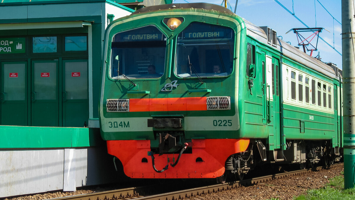     Между Чертковским районом Ростовской области и ЛНР может начать ходить электричка, сообщили в Заксобрании региона.