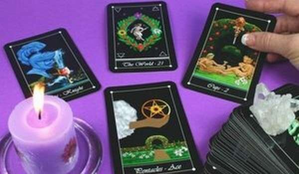 Пожалуй, одним из самых популярных способов узнать будущее, связанное с ребёнком, является гадание Таро на беременность. Такая методика используется опытными магами и эзотериками очень давно, а потому считается проверенной и достоверной.