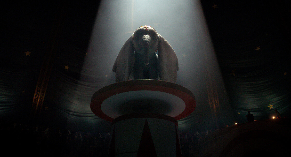 Кадр из фильма "Дамбо" 2019